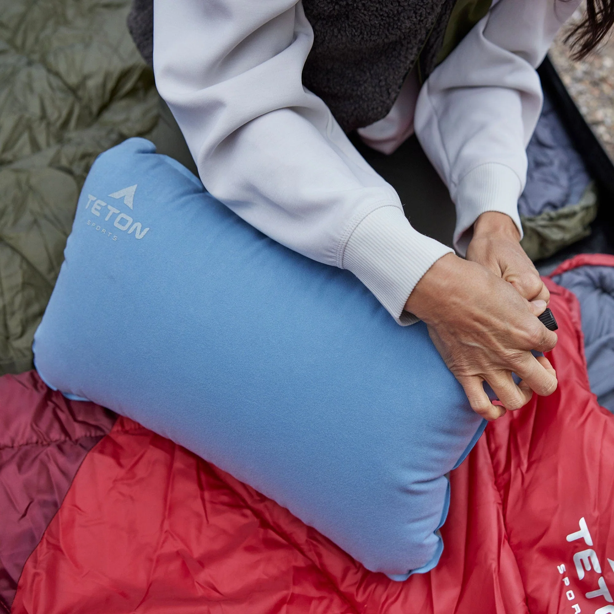 Skyline Self-Inflating Camp Pillow - Image 4