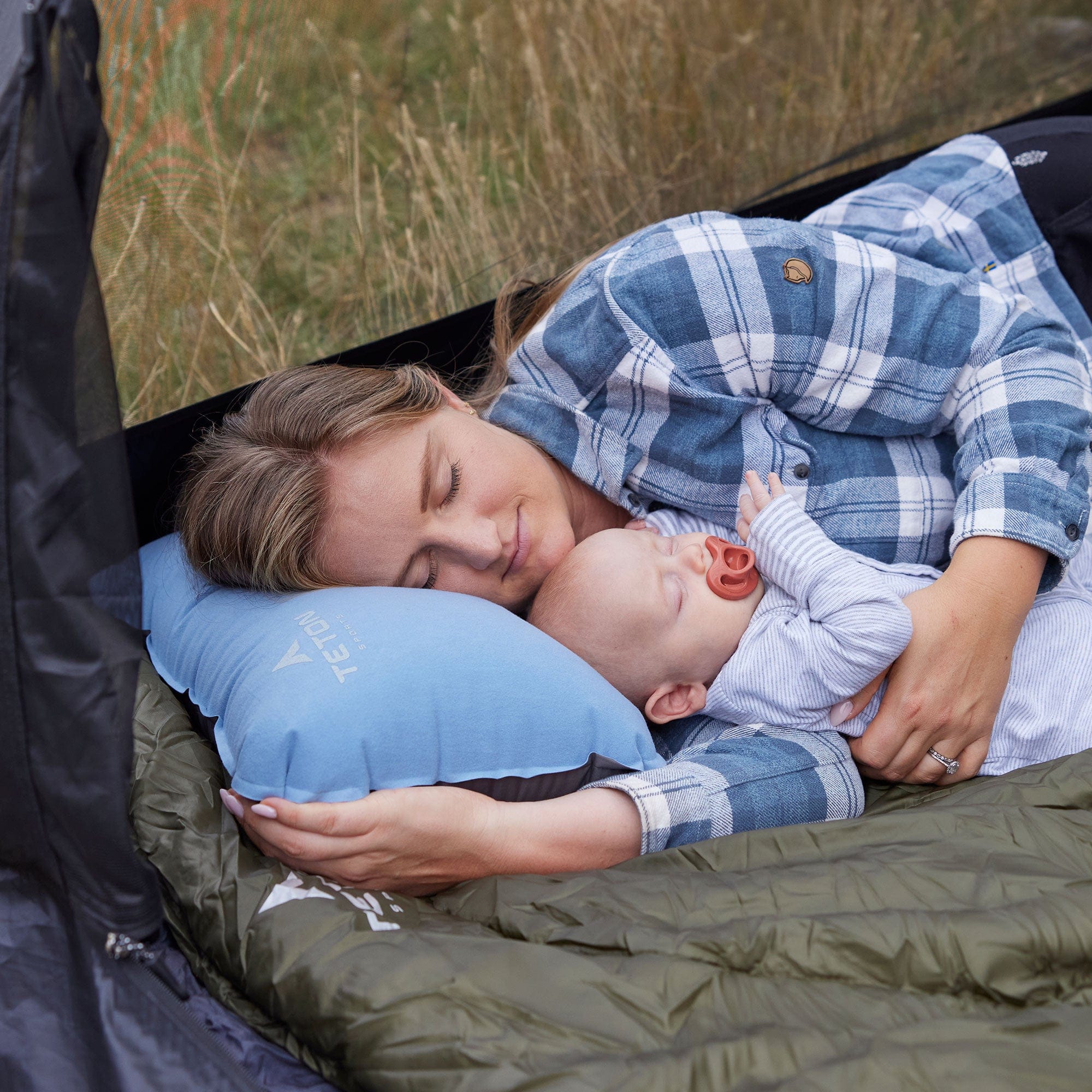 Skyline Self-Inflating Camp Pillow - Image 5
